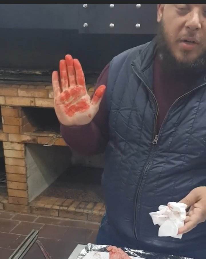 ثبات الألوان الصناعية على اليد