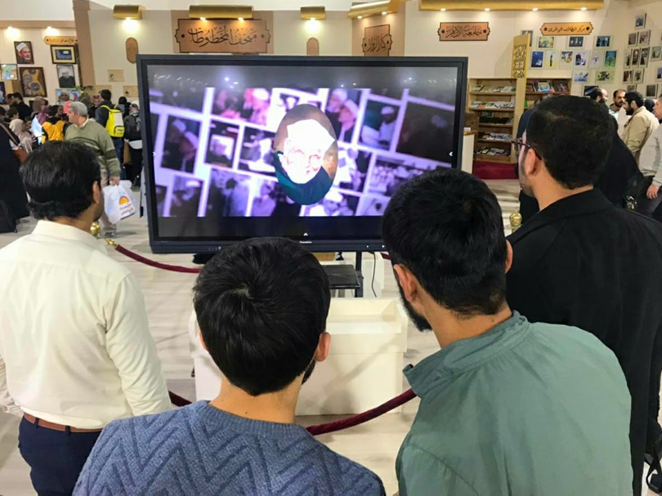 الجمهور في جناح الأزهر