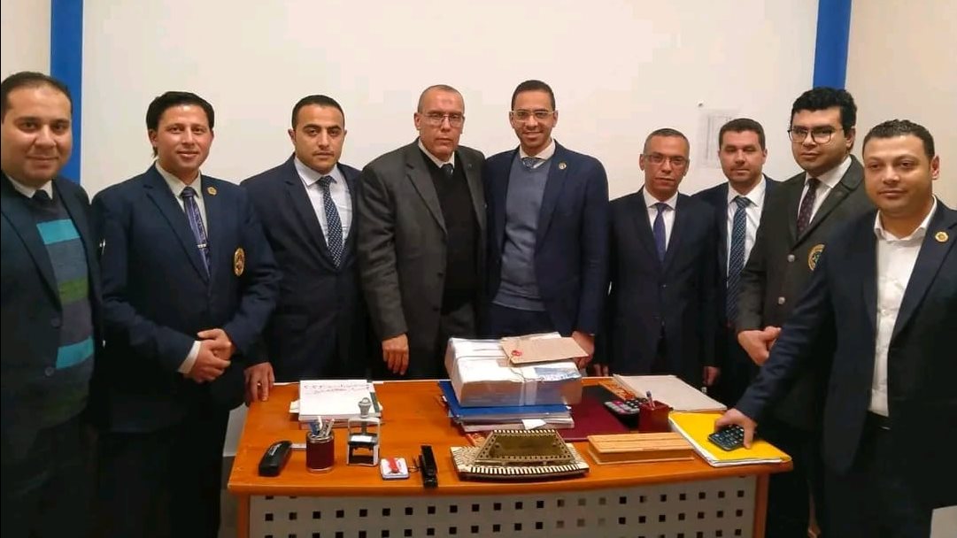 رجال الجمارك بمطار شرم الشيخ رجال الجمارك بمطار شرم الشيخ