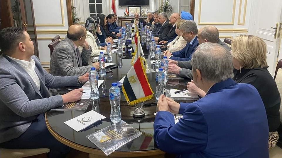 تنسيقية شباب الأحزاب تلتقي وفدًا من جمعية الشعوب الأوراسية