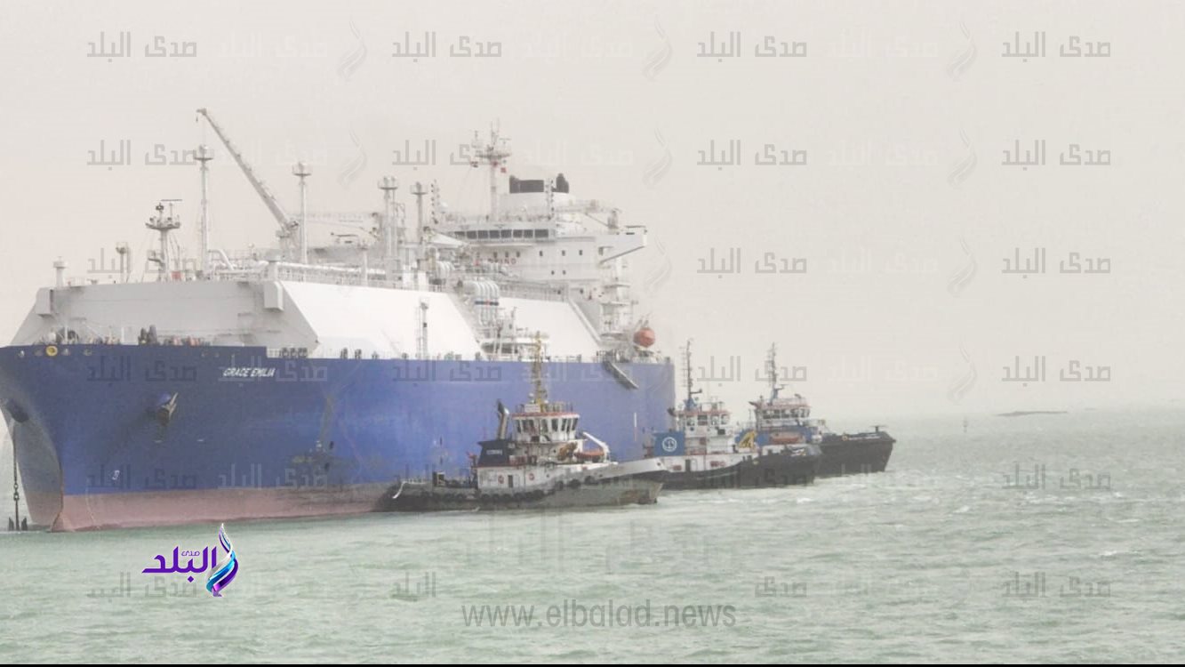 خلال تعامل قاطرات الهيئة مع السفينة المعطلة 