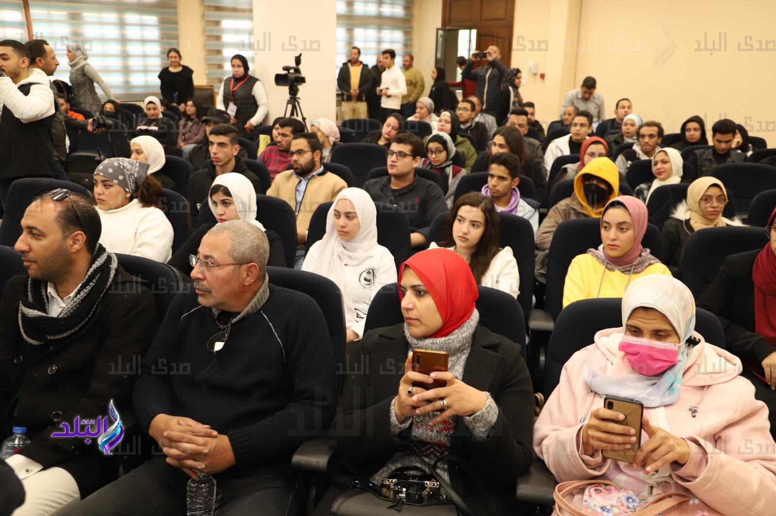 طلاب جامعة عين شمس3