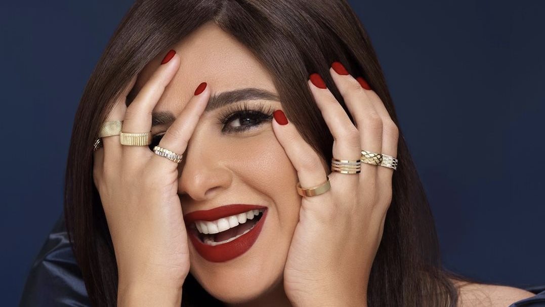 ياسمين عبد العزيز 