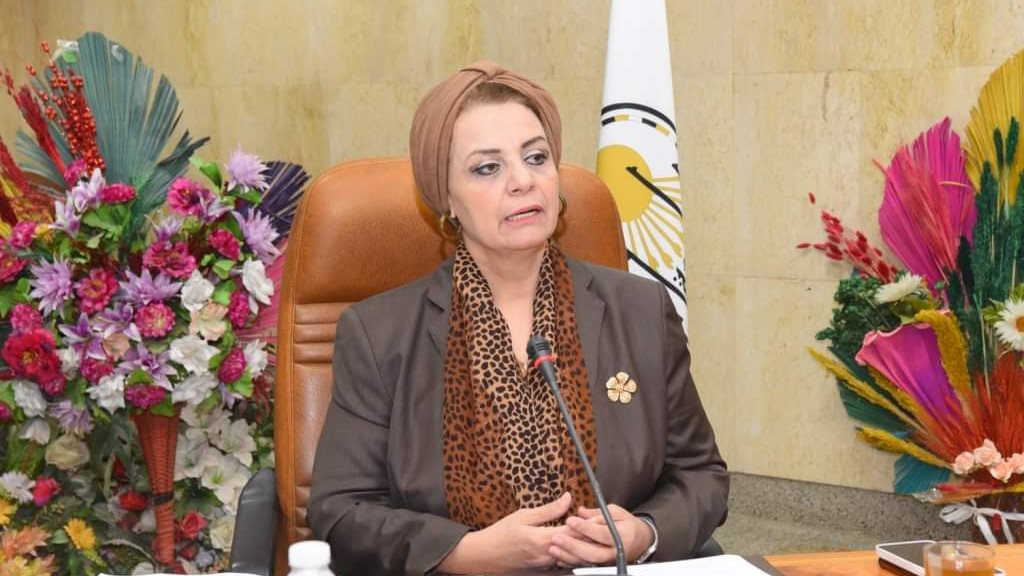 الدكتورة مها غانم القائم بعمل رئيس جامعة أسيوط 
