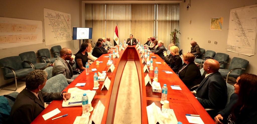 وزير السياحة والآثار 