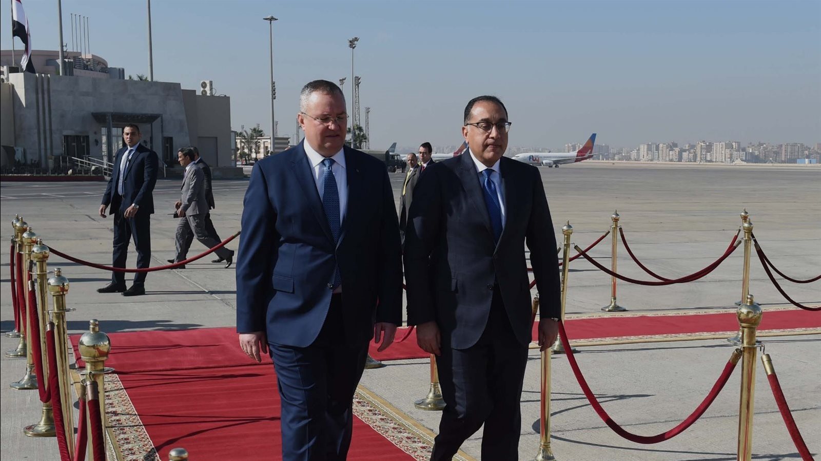 مصطفى مدبولي رئيس الوزراء ونظيره الروماني 