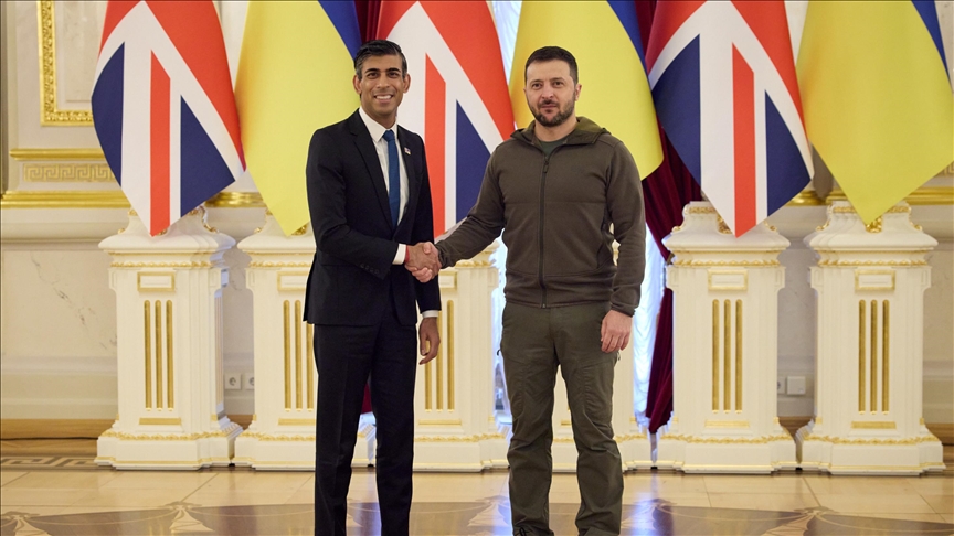 رئيس وزراء بريطانيا ريشي سوناك مع الرئيس الأوكراني