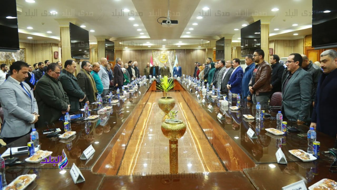وقوف دقيقة حداد على شهيد الشرطة 