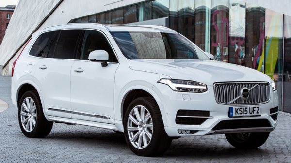 سيارة فولفو XC90 موديل 2022