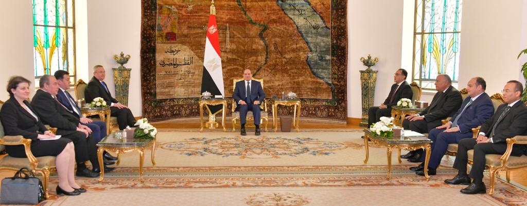 اجتماع الرئيس السيسي مع الوفد الروماني