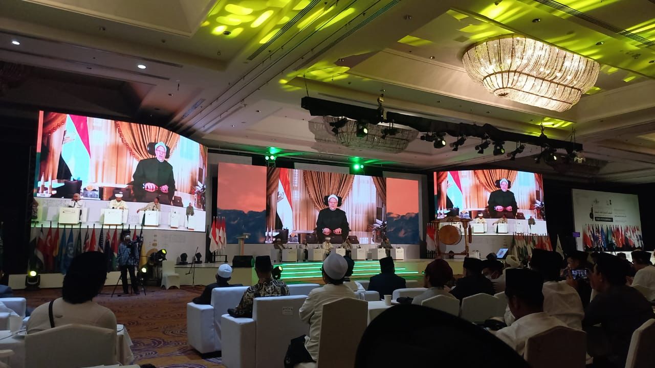 مفتي الجمهورية خلال المؤتمر 