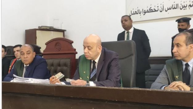المستشار ياسر محرم رئيس محكمة جنايات الفيوم أثناء المحاكمة