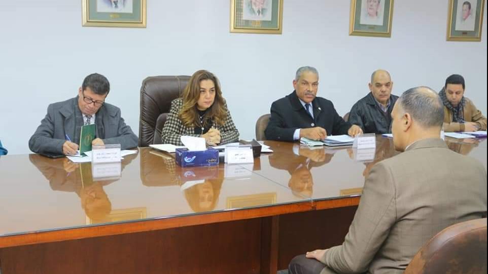 منال عوض محافظ دمياط.