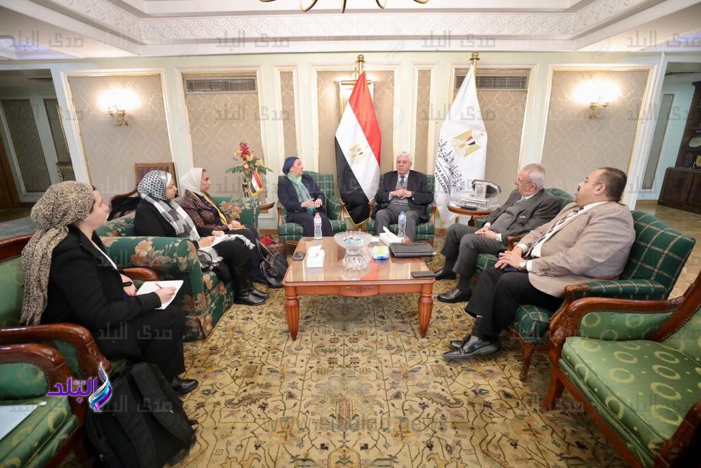 وزيرا التعليم العالي والبيئة يناقشان دعم سبل التعاون بين الوزارتين