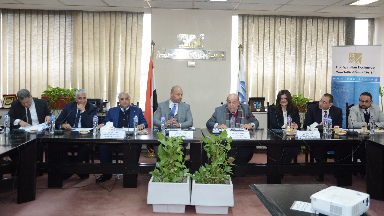 رئيس البورصة خلال اجتماعه بجمعية رجال الأعمال المصريين  رئيس البورصة خلال اجتماعه بجمعية رجال الأعمال المصريين