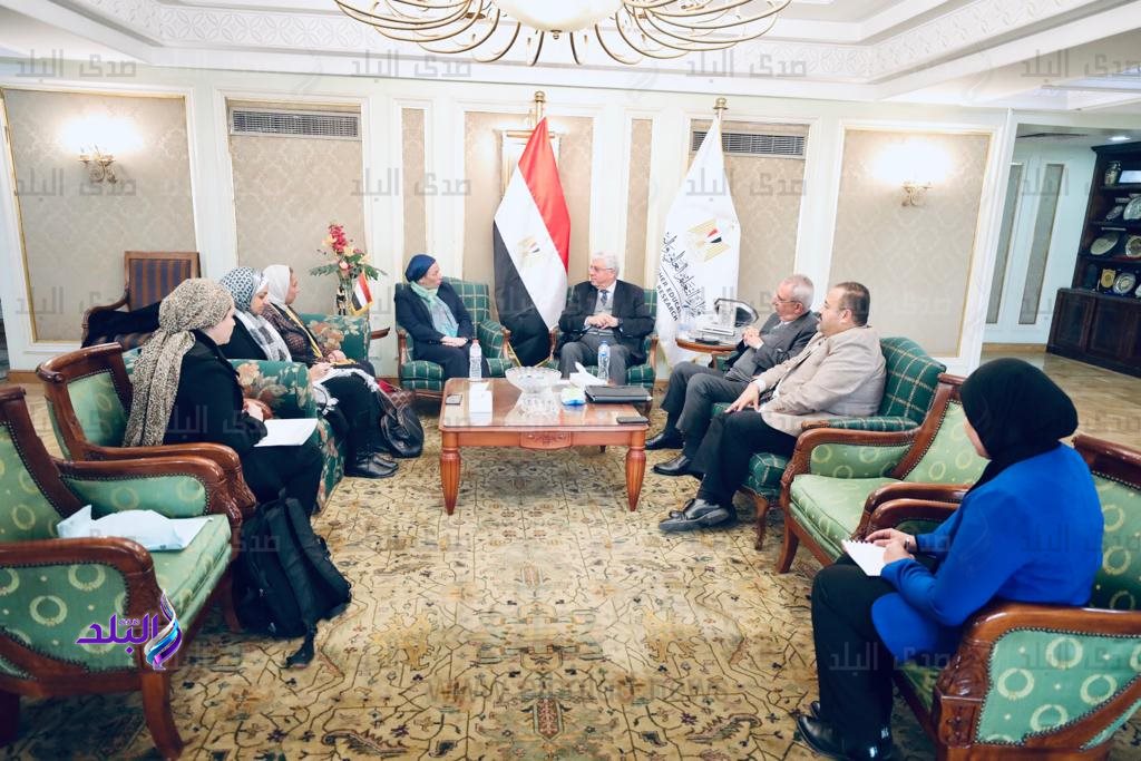 وزيرا التعليم العالي والبيئة يناقشان دعم سبل التعاون بين الوزارتين2