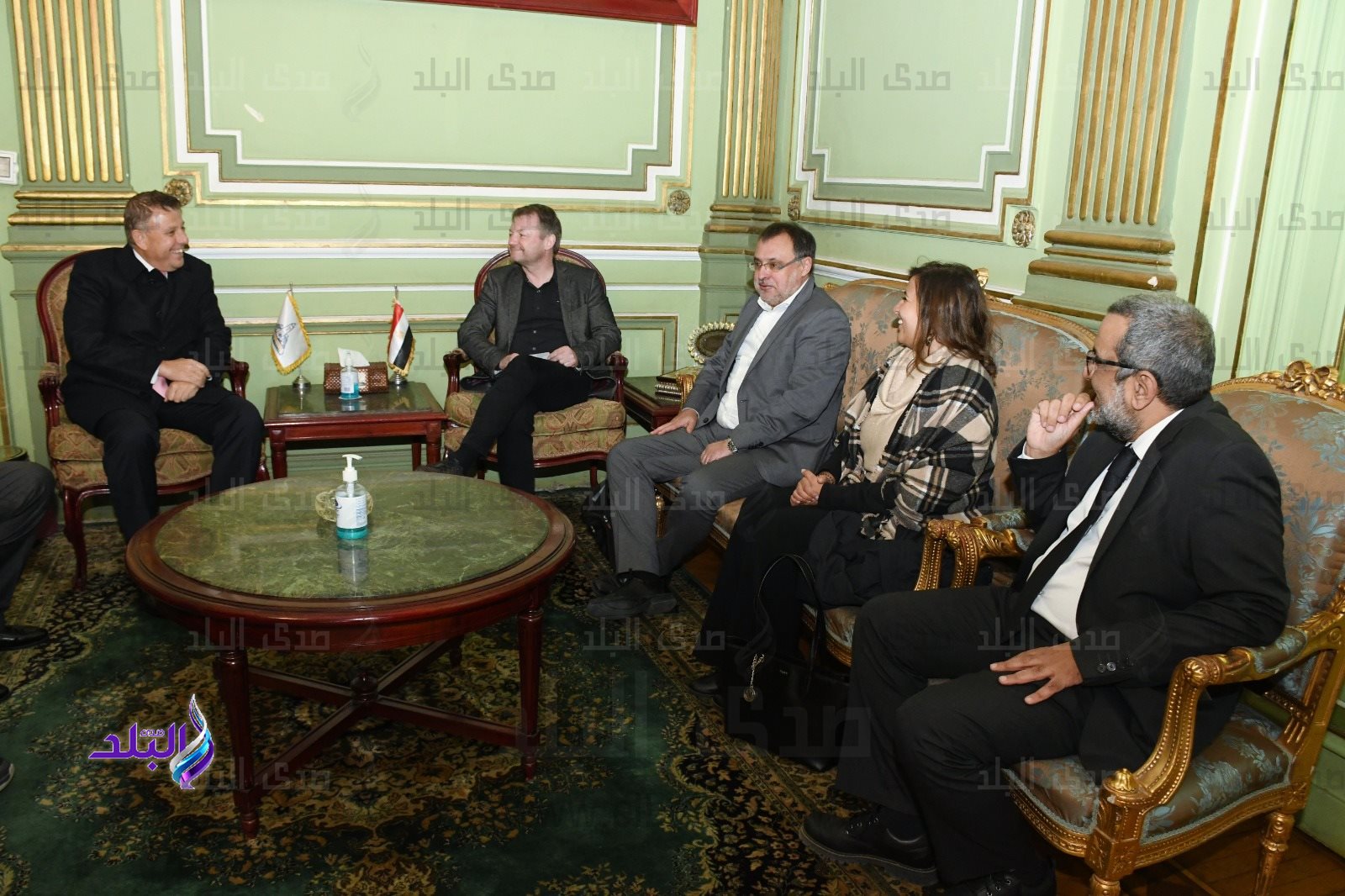 رئيس جامعة عين شمس يستقبل مدير المكتب الإقليمي للهيئة الالمانية1