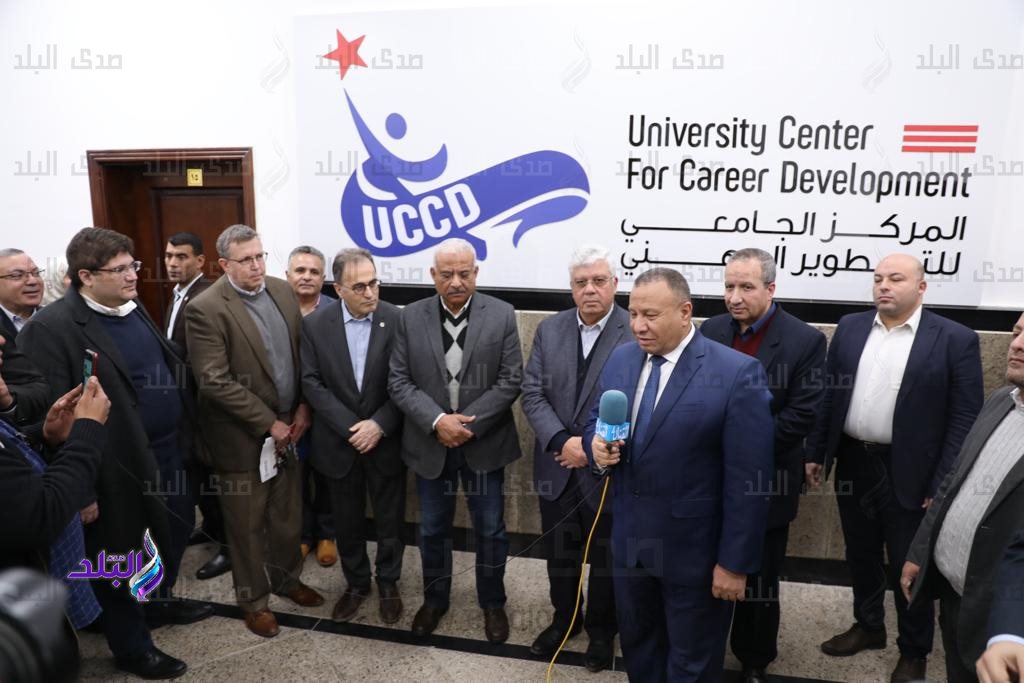 وزير التعليم العالي يفتتح المركز الجامعي للتطوير المهني بجامعة السويس