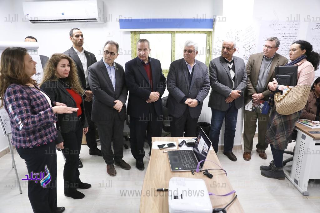 وزير التعليم العالي يفتتح المركز الجامعي للتطوير المهني بجامعة السويس2