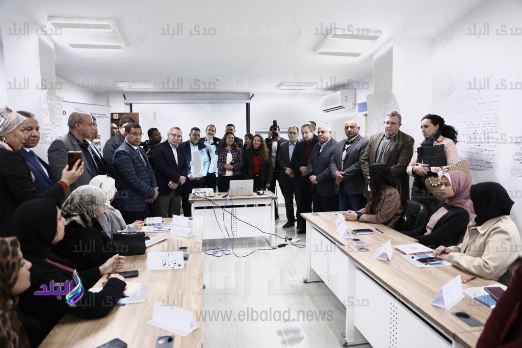 وزير التعليم العالي يفتتح المركز الجامعي للتطوير المهني بجامعة السويس3