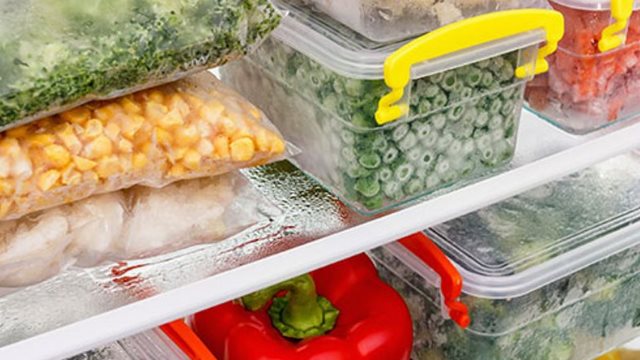 تخزين الكرفس مع الأطعمة الاخرى