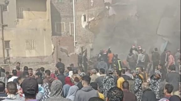 إصابة 14 شخصا في انهيار عقار بعد انفجار أسطوانة غاز بالبحيرة