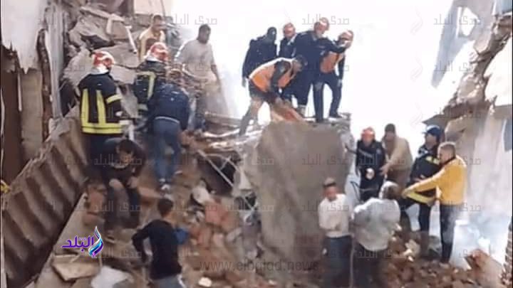انتشال ضحايا عقار البحيرة المنهار