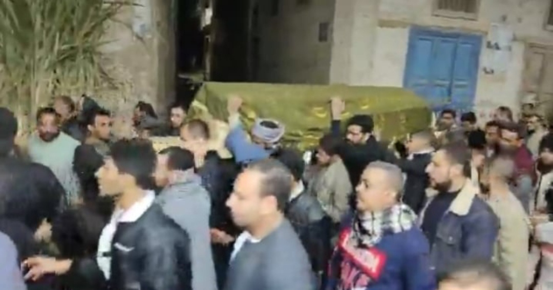 جانب من تشييع جثمان مُعلمة سوهاج