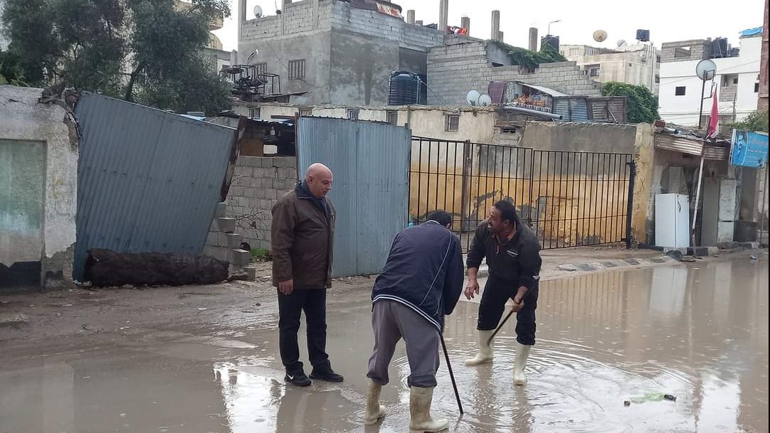 استمرار سحب مياه الأمطار من الشوارع والميادين العامة بالعريش