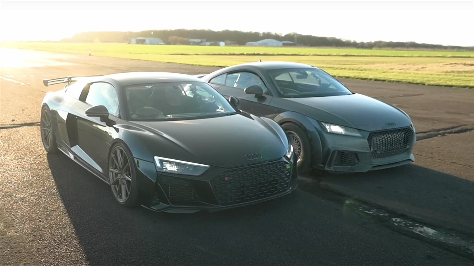 سباق قوي بين أودي TT RS و R8 الخارقة 