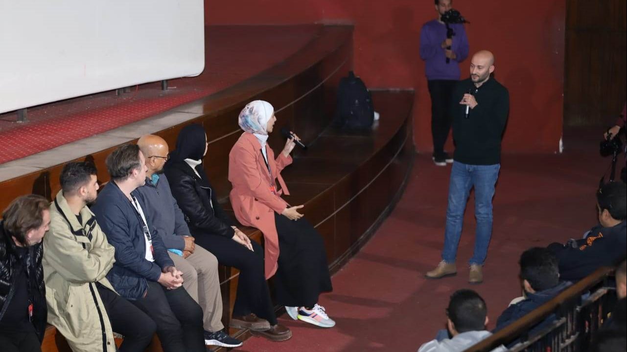 الناقد محمد نبيل 