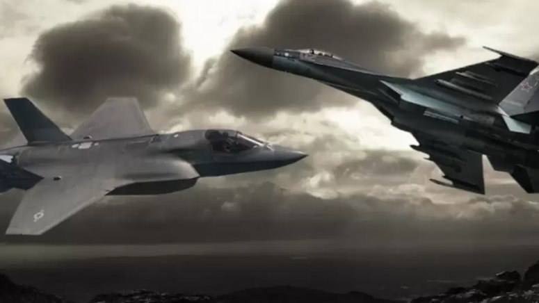 روسيا تنقل إحدى طائراتها المقاتلة المتطورة إلى إيران