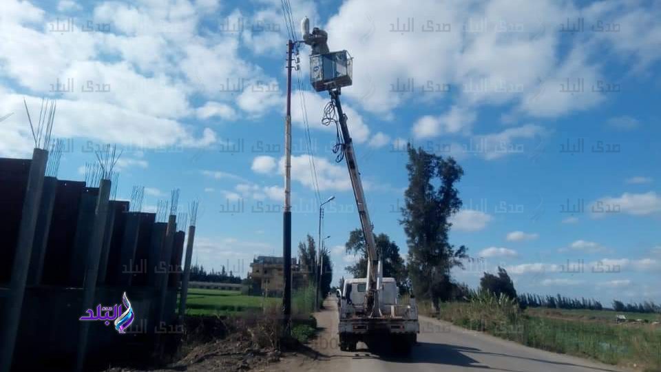 جانب من حملات النظافة ورفع كفاءة الإنارة 