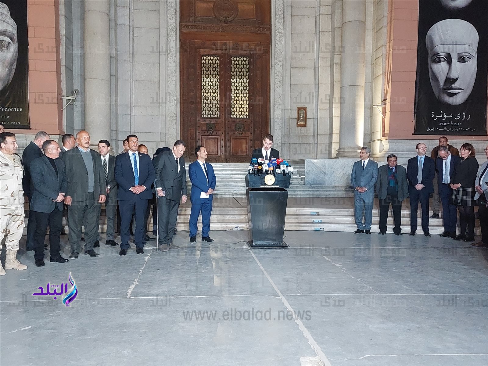 وزير السياحة والآثار 