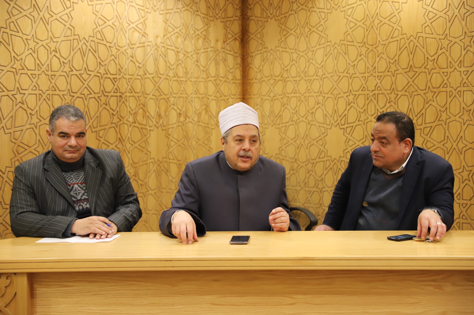 خلال الاجتماع بقطاع المعاهد الأزهرية 