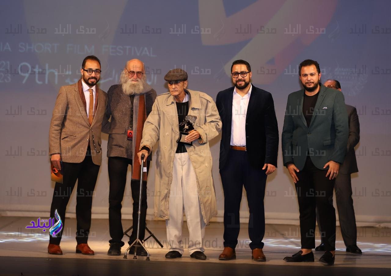 3C534DDF-300A-445A-8D3C-B3C2A95E010F