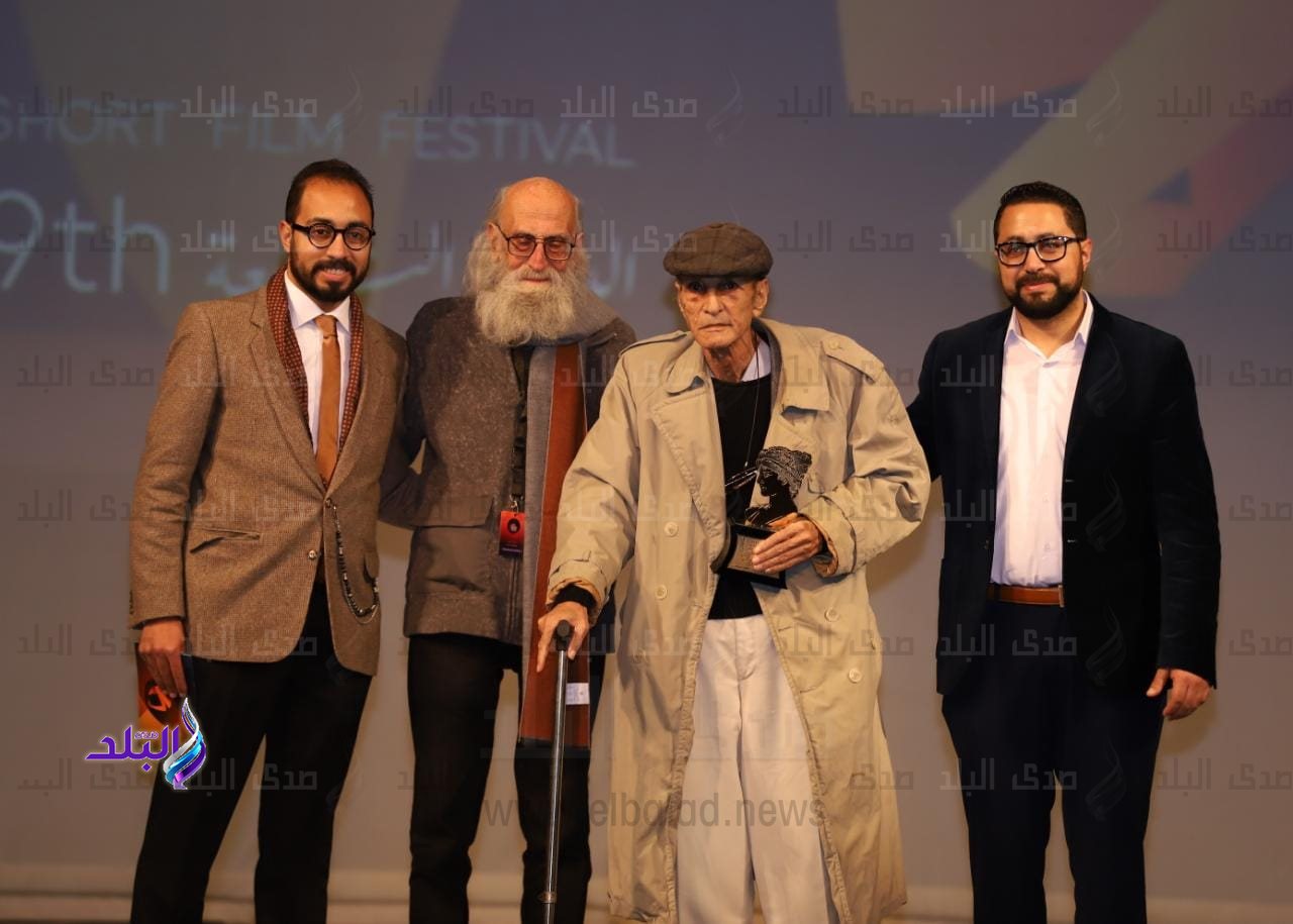 EE193DF7-B503-4F7B-B4E7-9A6489C9FD36