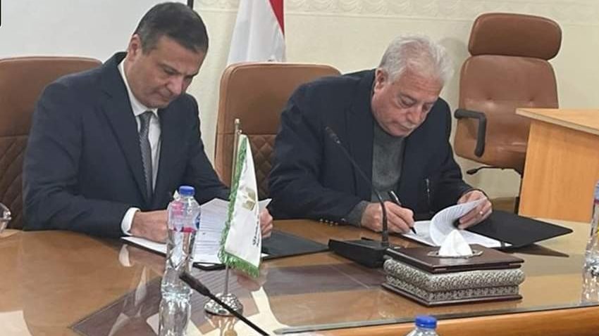 فودة  يوقع البرتوكول 