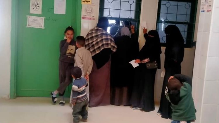 تردد السيدات على خدمات القافلة الطبية بقرية القسيمة 