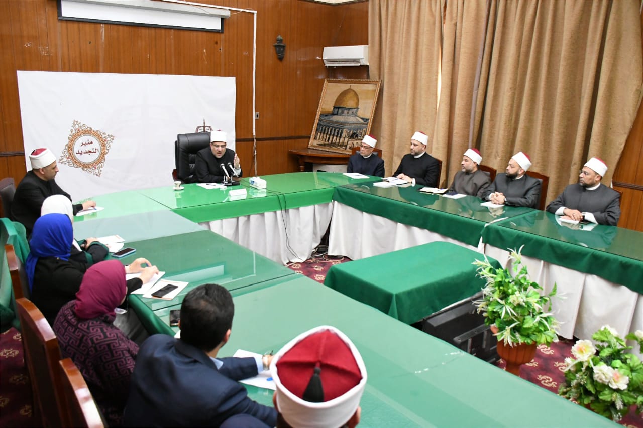 وزير الأوقاف يجتمع بأئمة المساجد الكبرى
