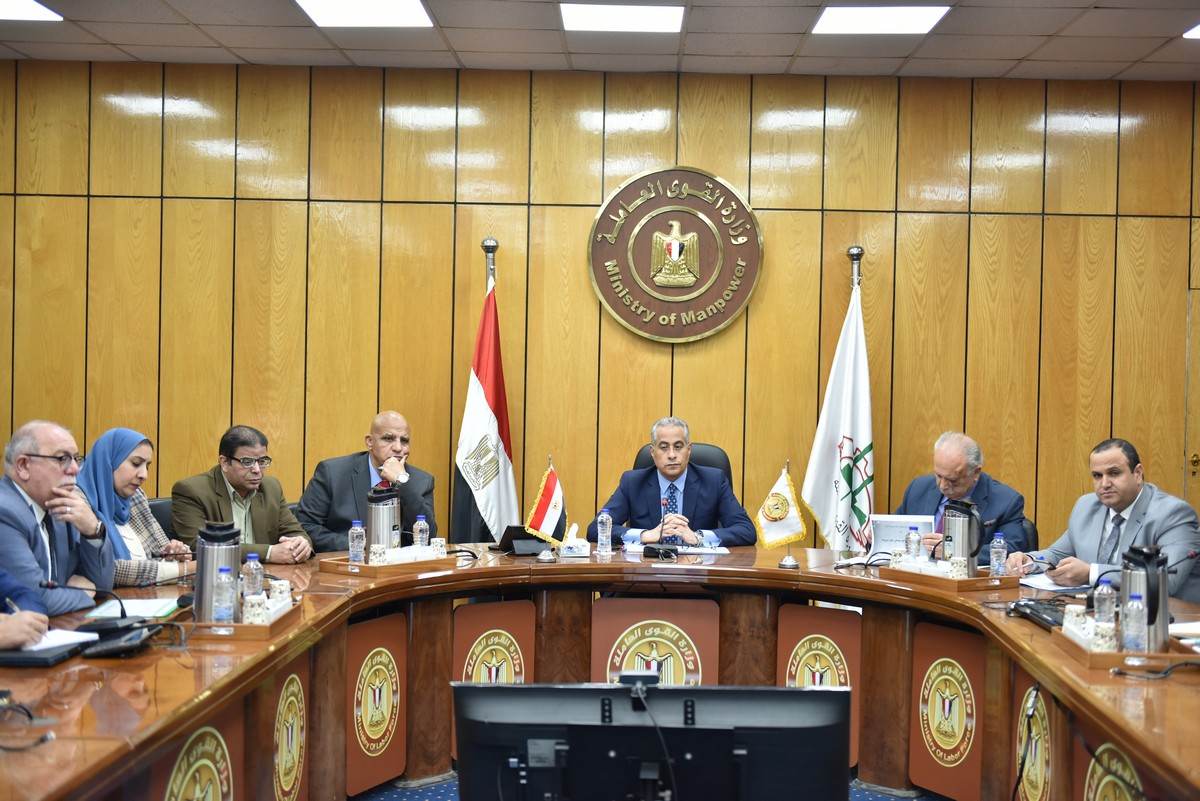 وزير القوى العاملة