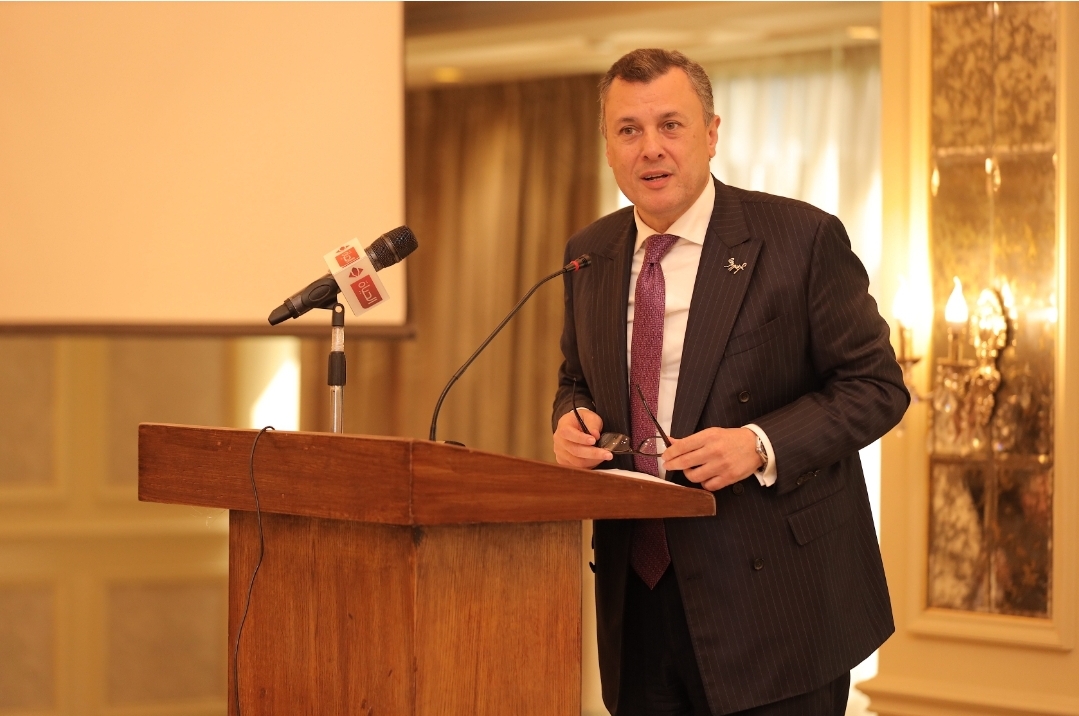 وزير السياحة والآثار 