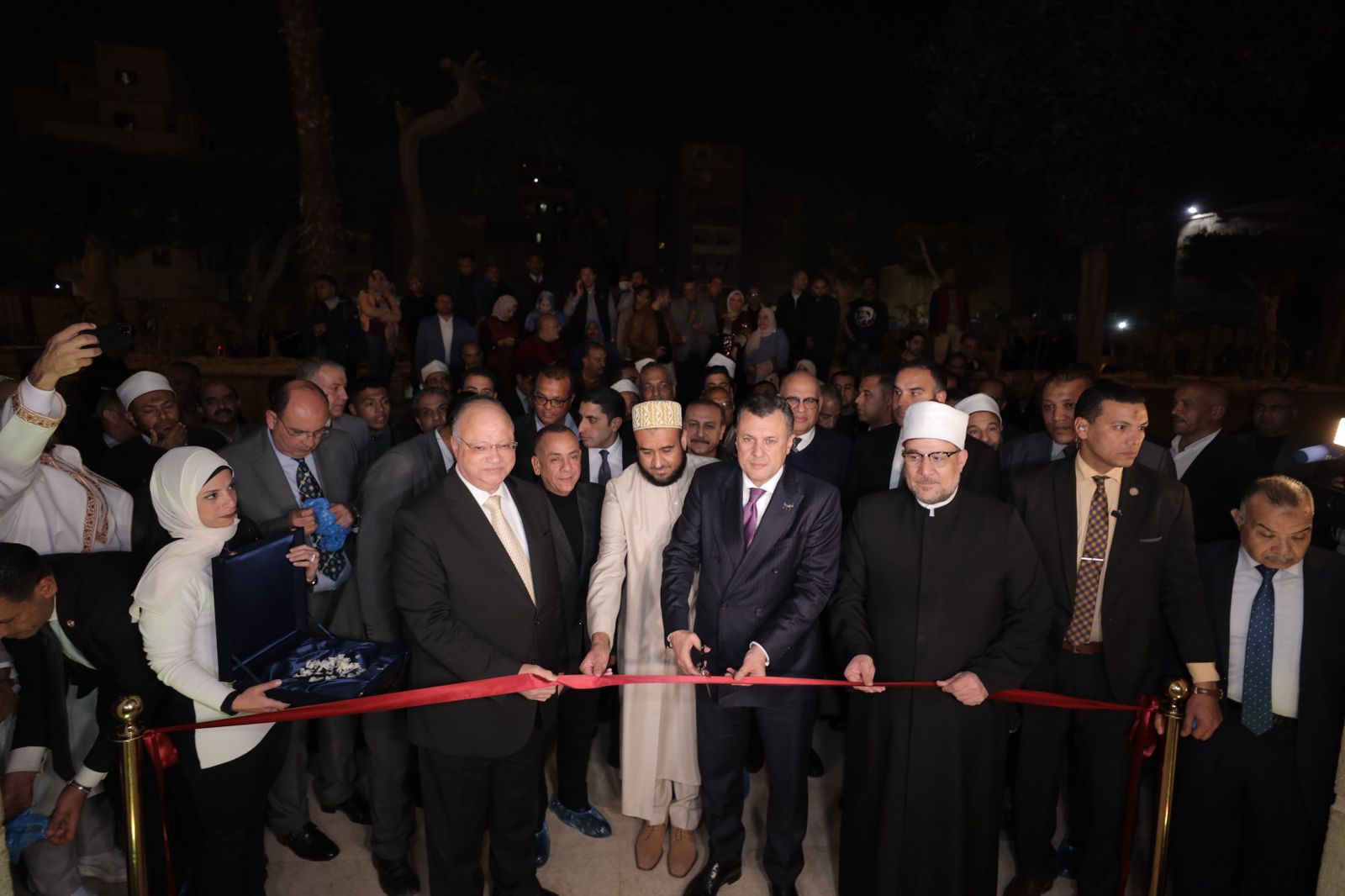 وزير السياحة والآثار 