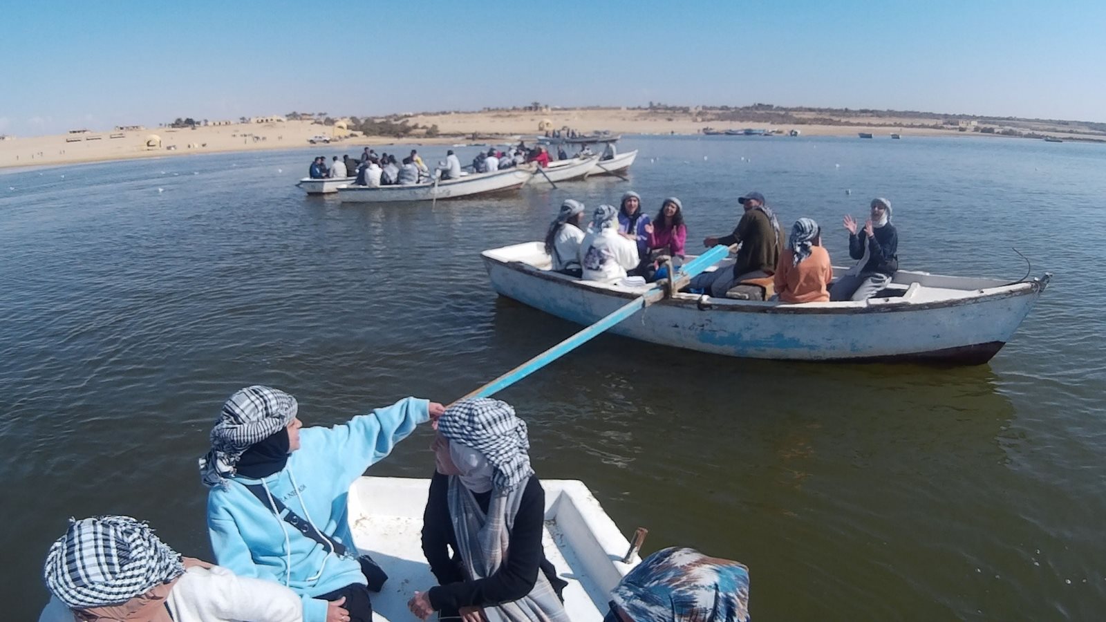 طلاب جامعة أسيوط الأهلية فى رحلة علمية بوادي الريان