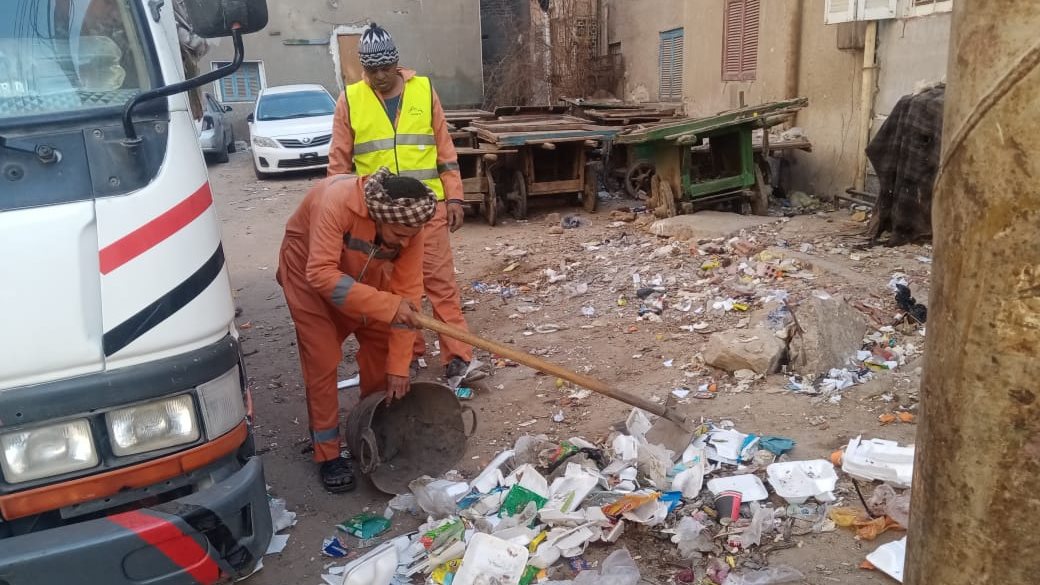 إزالة ورفع القمامة بمراكز وقرى أسيوط 