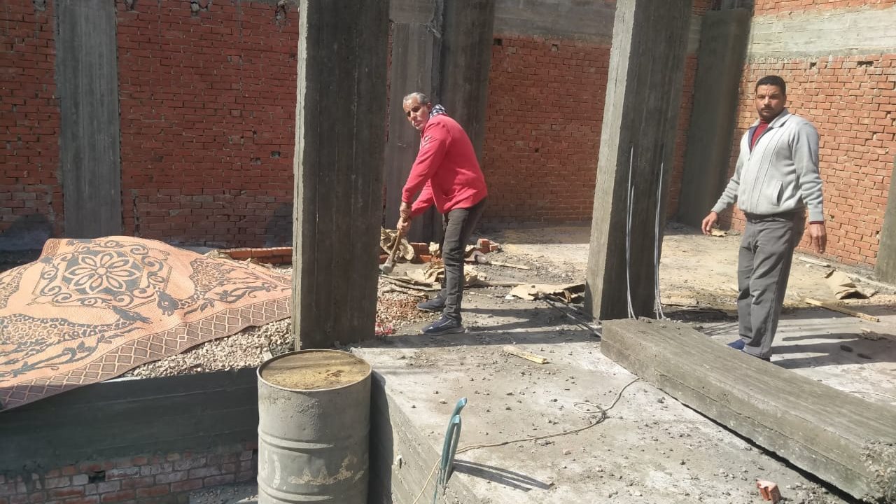 إزالة أعمال البناء المخالفة بالإسكندرية