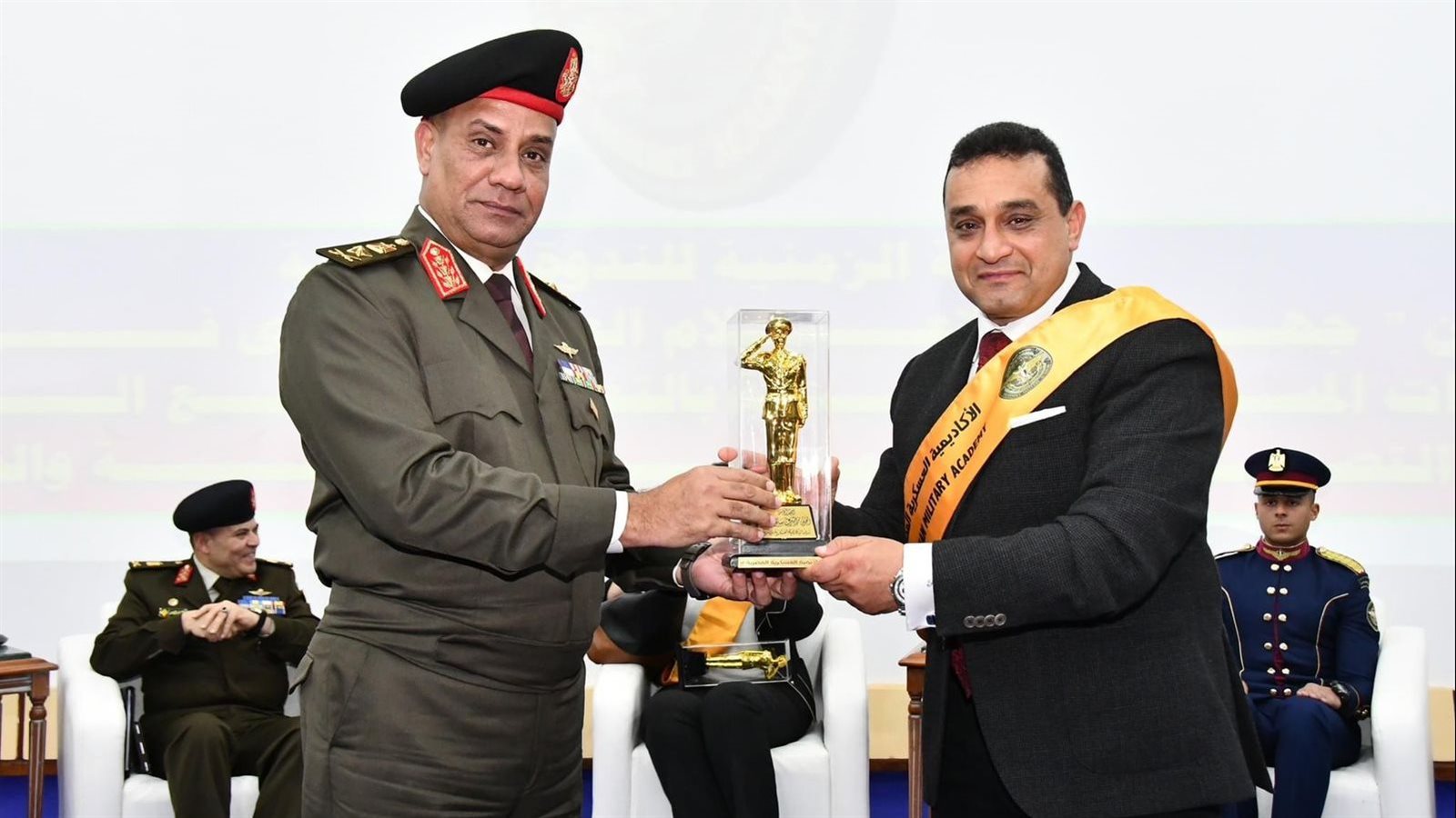 زيارة وفد الملتقى الثانى للقيادات الشبابية الإعلامية