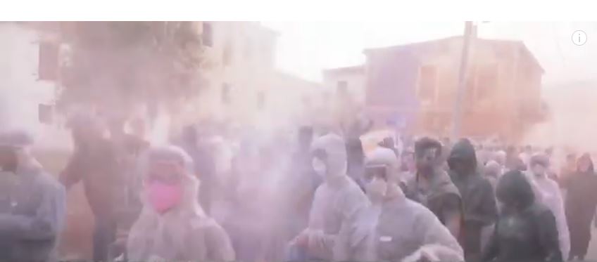 حرب الدقيق الملون باليونان