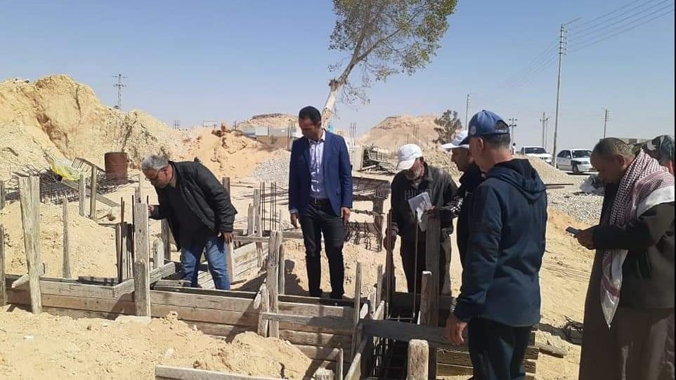 متابعة تنفيذ مشروع مبني الوحدة المحلية بقرية القسيمة 