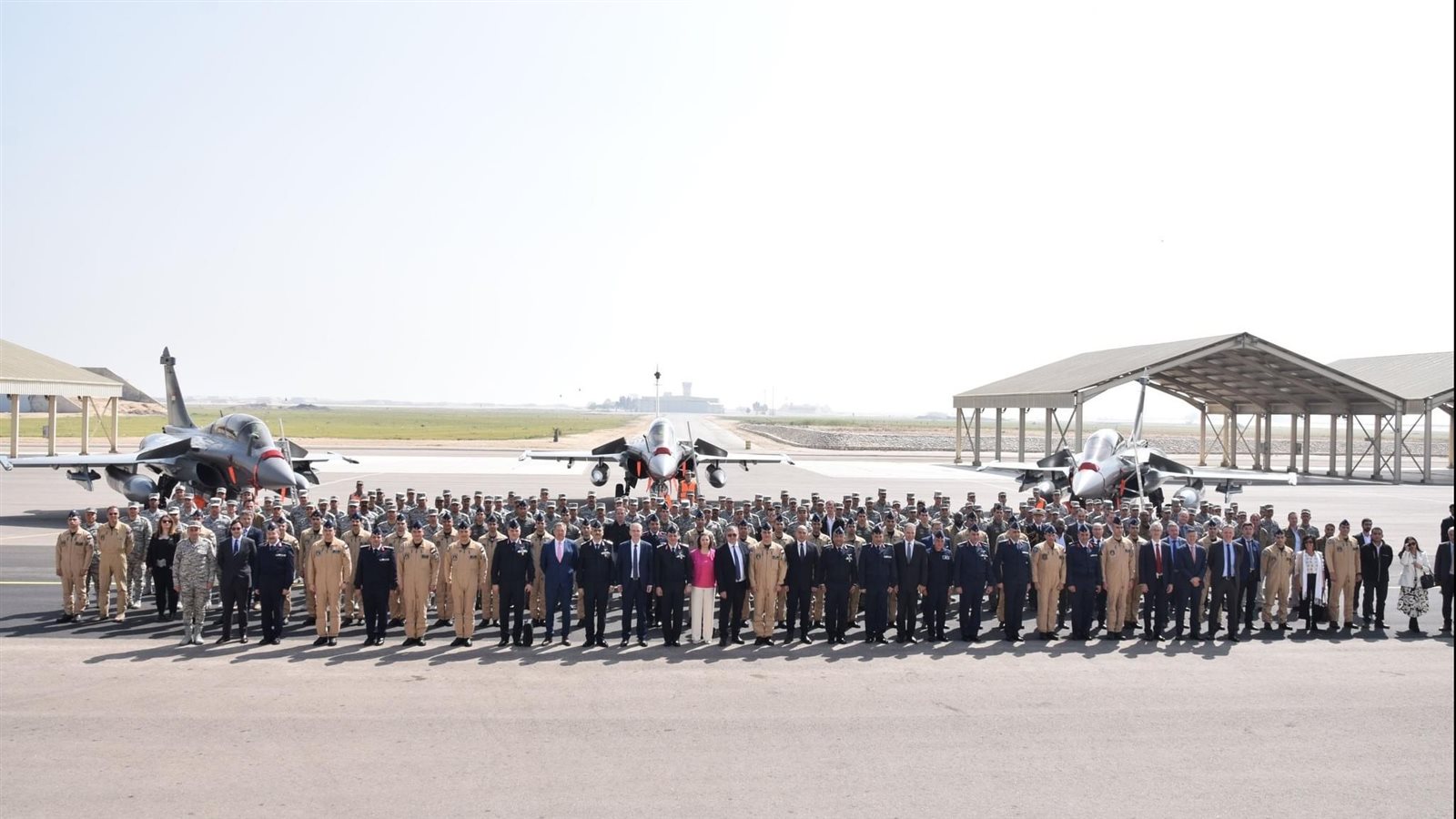 القوات الجوية تحتفل بتنفيذ 10 آلاف ساعة طيران لطائرات رفال